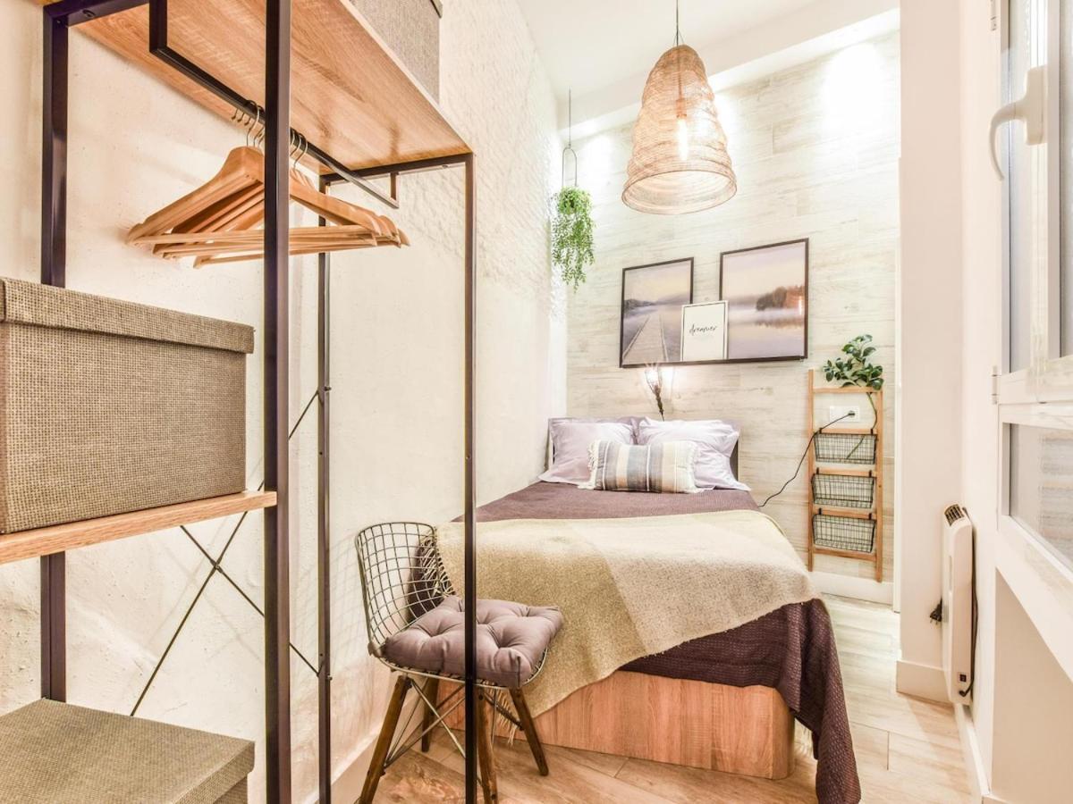 Apartamento Plaza De Lavapies Alquiler Temporal Madrid Bagian luar foto